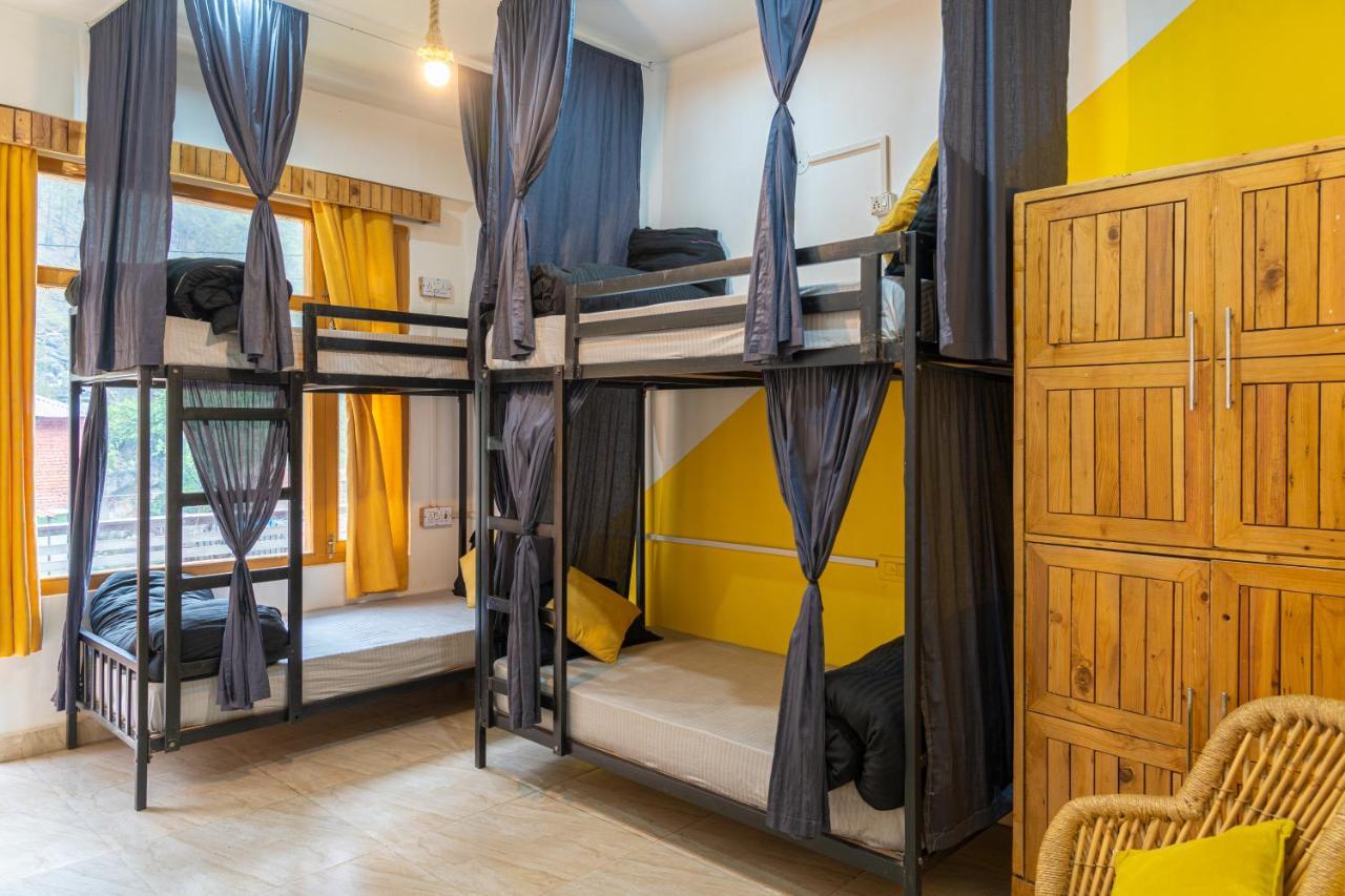 Whoopers Hostel Касоль Экстерьер фото