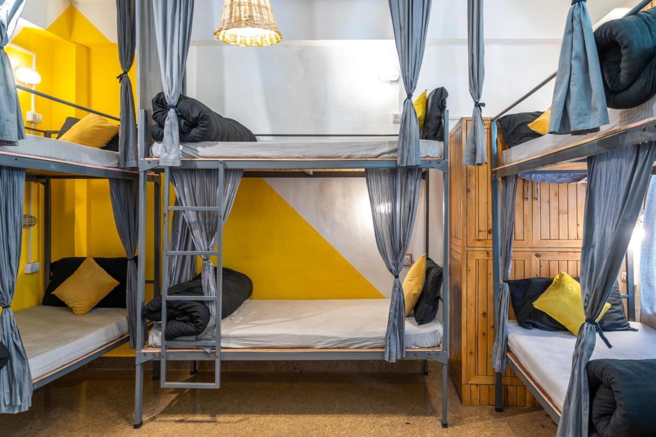 Whoopers Hostel Касоль Экстерьер фото