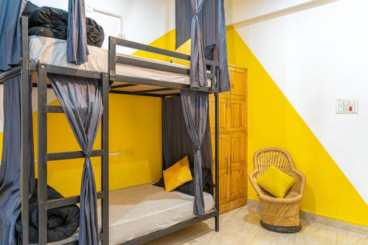Whoopers Hostel Касоль Экстерьер фото