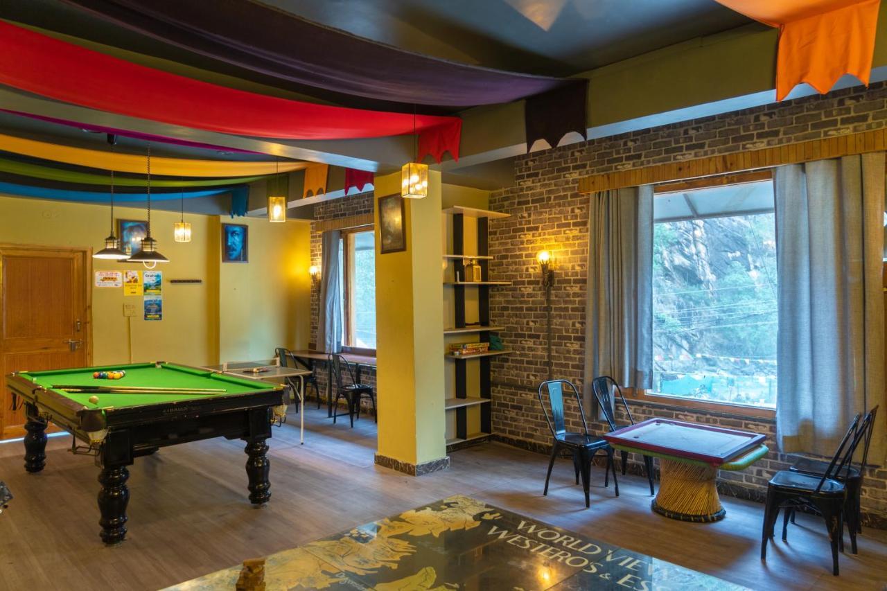 Whoopers Hostel Касоль Экстерьер фото